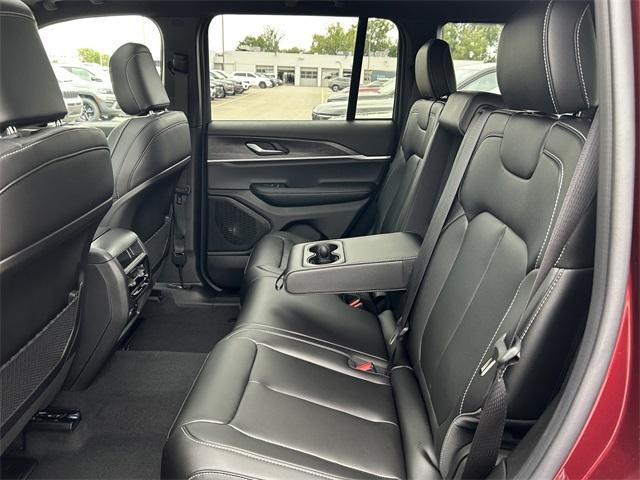 new 2025 Jeep Grand Cherokee car, priced at $48,208