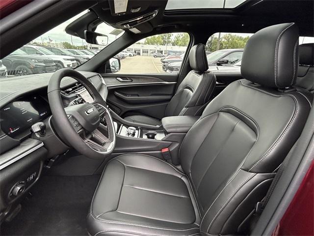 new 2025 Jeep Grand Cherokee car, priced at $48,208