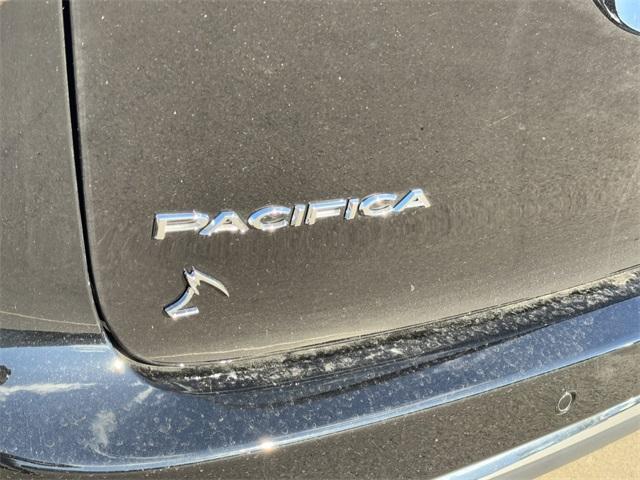 new 2025 Chrysler Pacifica car