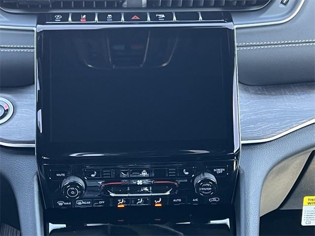 new 2025 Jeep Grand Cherokee car, priced at $47,797