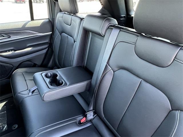 new 2025 Jeep Grand Cherokee car, priced at $47,797