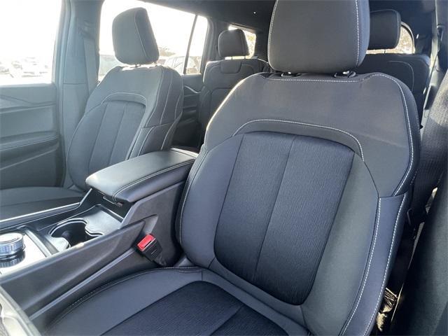 new 2025 Jeep Grand Cherokee L car, priced at $39,515