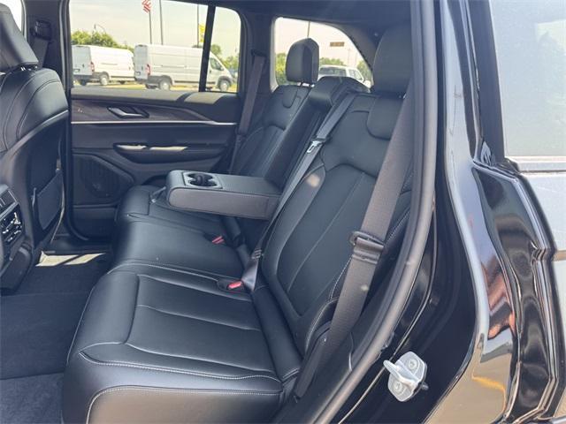 new 2025 Jeep Grand Cherokee car, priced at $46,070