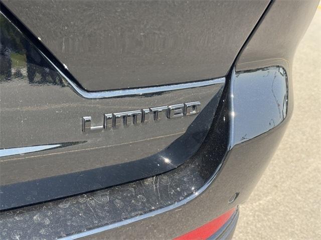 new 2025 Jeep Grand Cherokee car, priced at $43,945