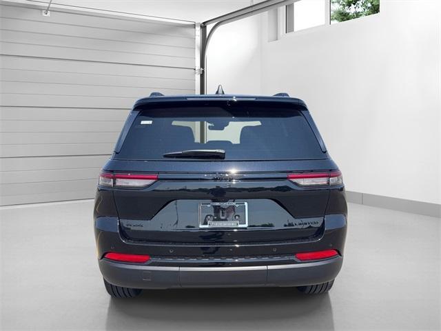 new 2025 Jeep Grand Cherokee car, priced at $48,195