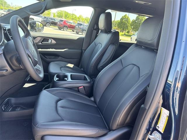 new 2025 Chrysler Pacifica car, priced at $44,940