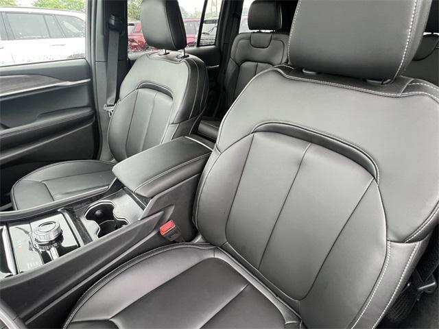 new 2025 Jeep Grand Cherokee car, priced at $50,220