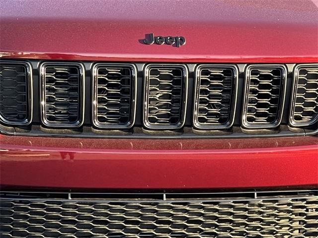 new 2025 Jeep Grand Cherokee car, priced at $43,938