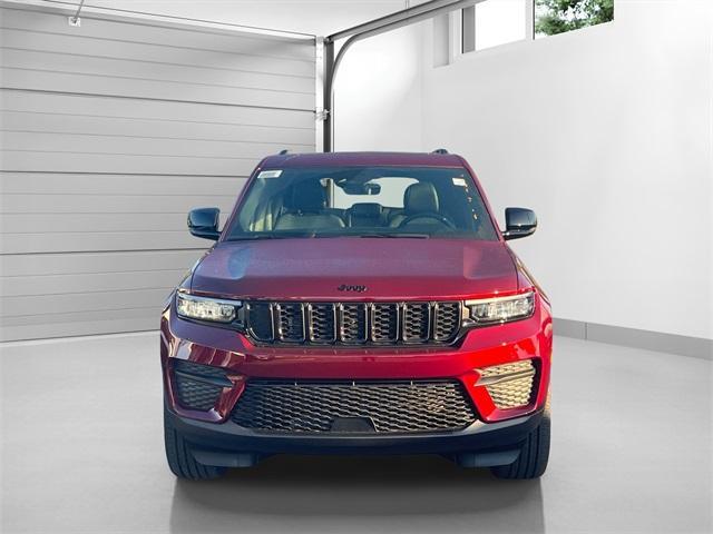 new 2025 Jeep Grand Cherokee car, priced at $43,938