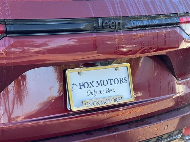 new 2025 Jeep Grand Cherokee car, priced at $43,938