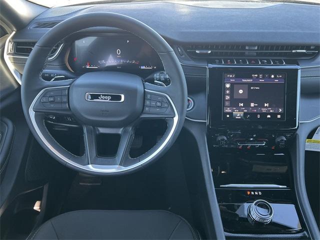 new 2025 Jeep Grand Cherokee car, priced at $40,156