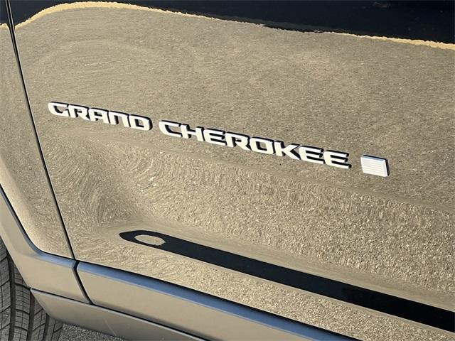 new 2025 Jeep Grand Cherokee car, priced at $40,156