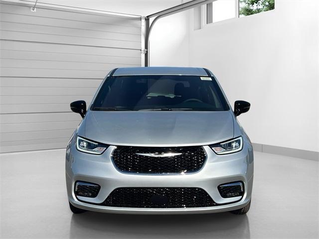 new 2026 Chrysler Pacifica car, priced at $40,513