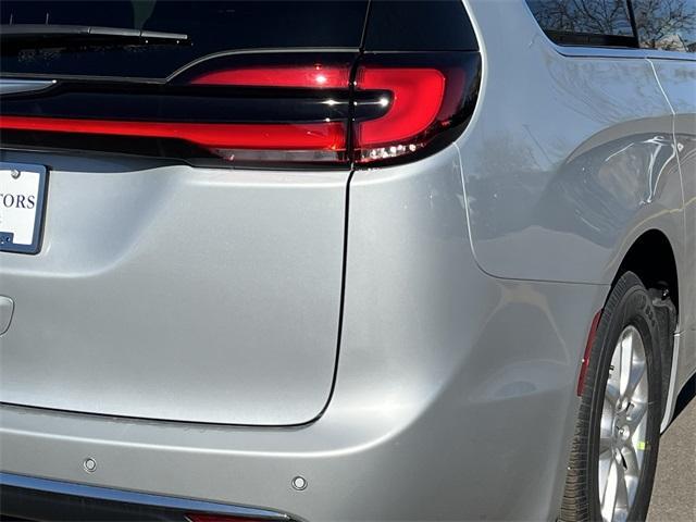 new 2026 Chrysler Pacifica car, priced at $40,513
