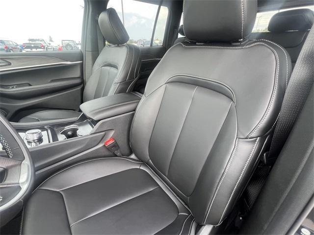 new 2025 Jeep Grand Cherokee car, priced at $48,195