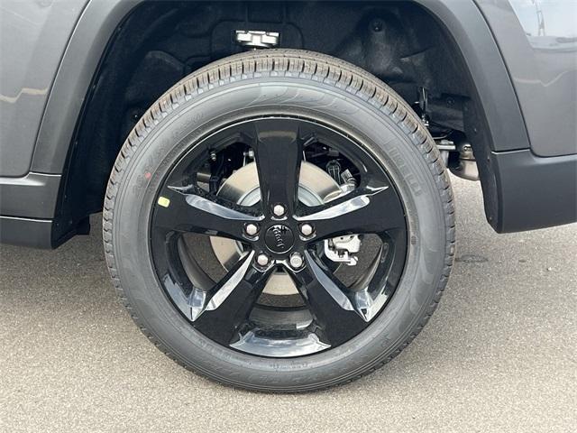 new 2025 Jeep Grand Cherokee car, priced at $48,195