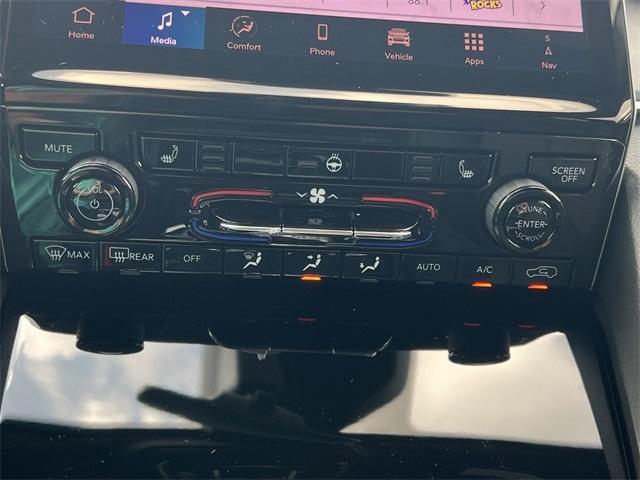 new 2025 Jeep Grand Cherokee car, priced at $48,195