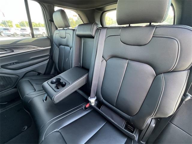 new 2025 Jeep Grand Cherokee car, priced at $45,945