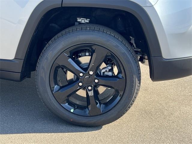 new 2025 Jeep Grand Cherokee car, priced at $45,945