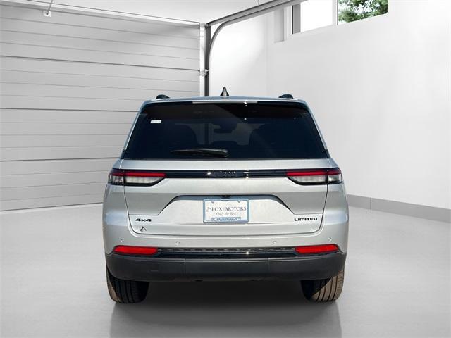 new 2025 Jeep Grand Cherokee car, priced at $45,945