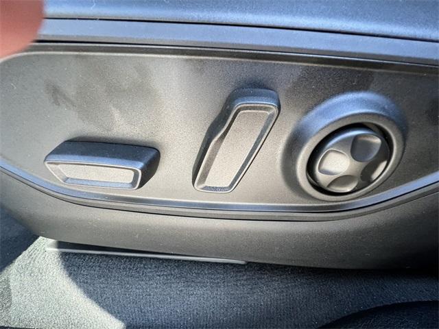 new 2025 Jeep Grand Cherokee car, priced at $43,402