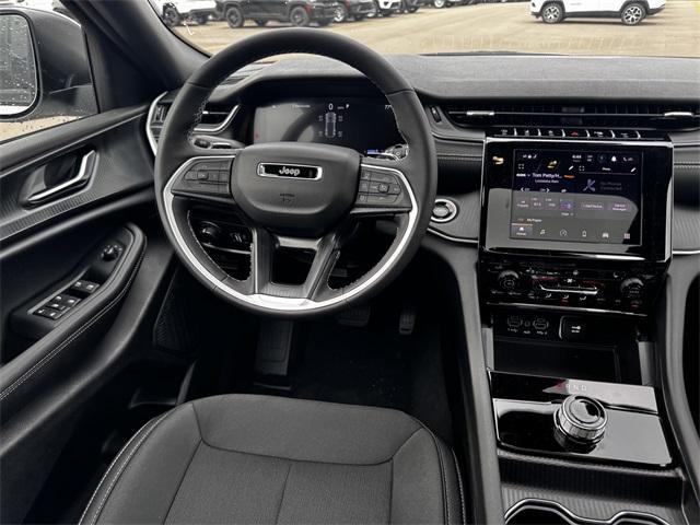 new 2025 Jeep Grand Cherokee car, priced at $43,575