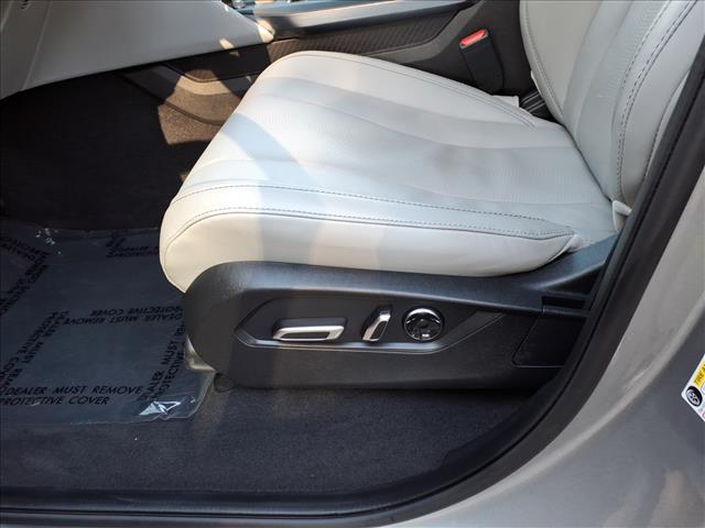 used 2025 Acura MDX car, priced at $52,555