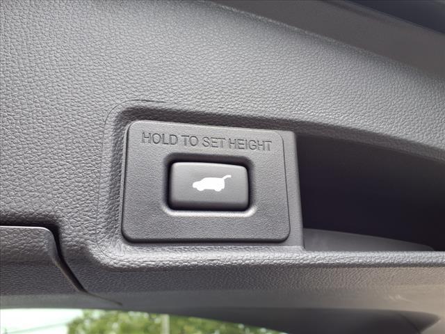 used 2025 Acura RDX car, priced at $43,999