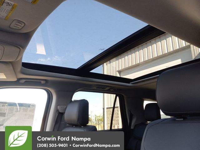 new 2025 Ford Expedition car, priced at $70,879