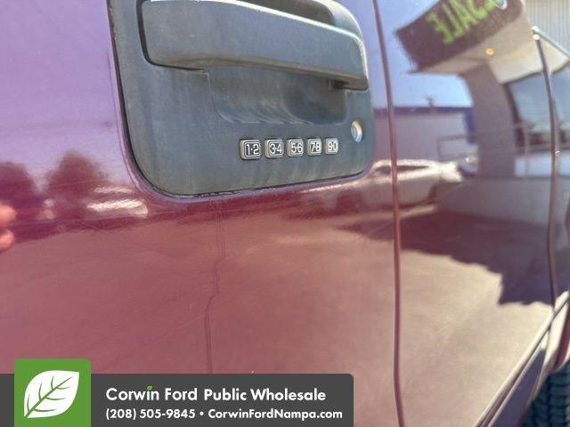 used 2006 Ford F-150 car, priced at $2,500