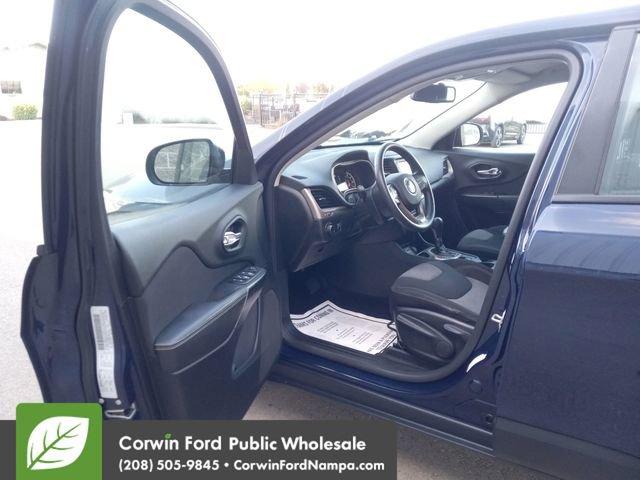 used 2015 Jeep Cherokee car, priced at $9,480