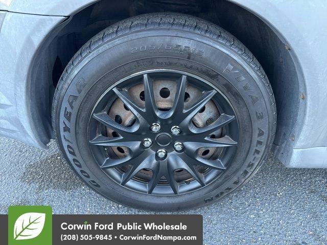 used 2006 Pontiac Vibe car, priced at $4,979