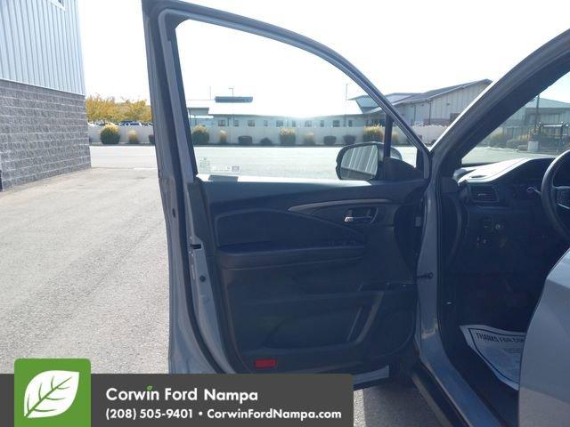 used 2022 Honda Pilot car, priced at $30,000