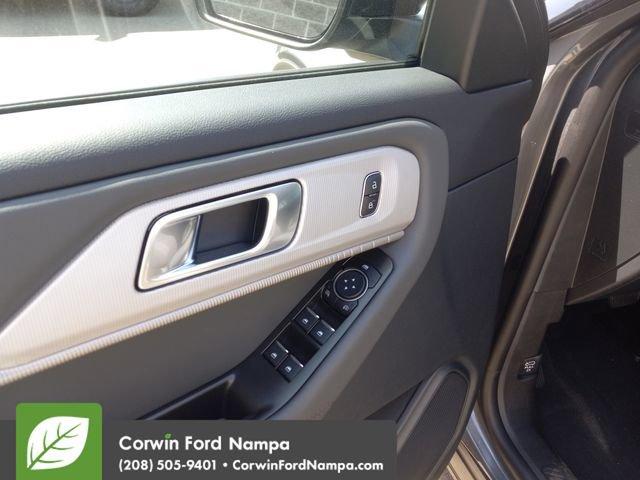 new 2025 Ford Explorer car, priced at $40,042