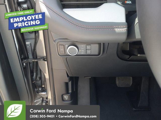 new 2025 Ford Explorer car, priced at $40,042