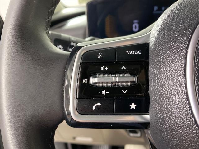 used 2025 Kia Carnival car, priced at $36,598