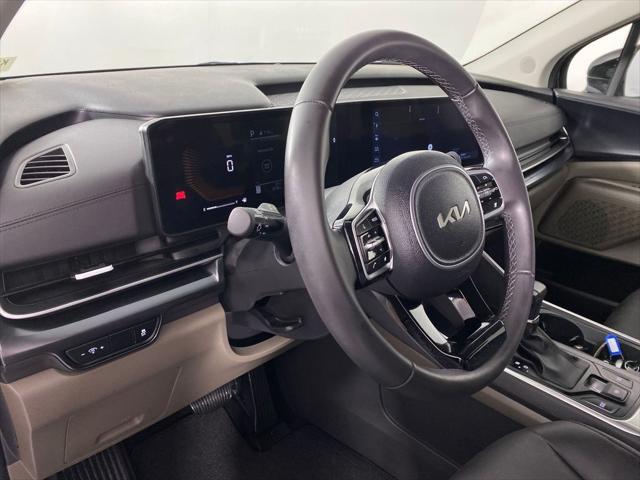 used 2025 Kia Carnival car, priced at $36,598