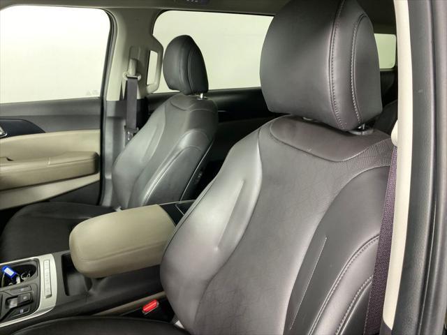 used 2025 Kia Carnival car, priced at $36,598
