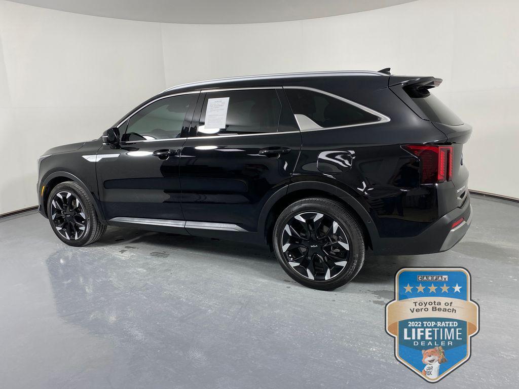 used 2025 Kia Sorento car, priced at $33,998