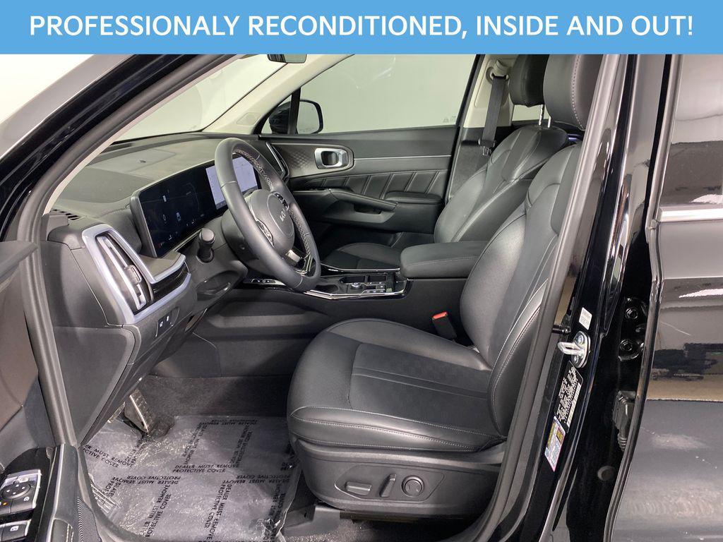 used 2025 Kia Sorento car, priced at $33,998