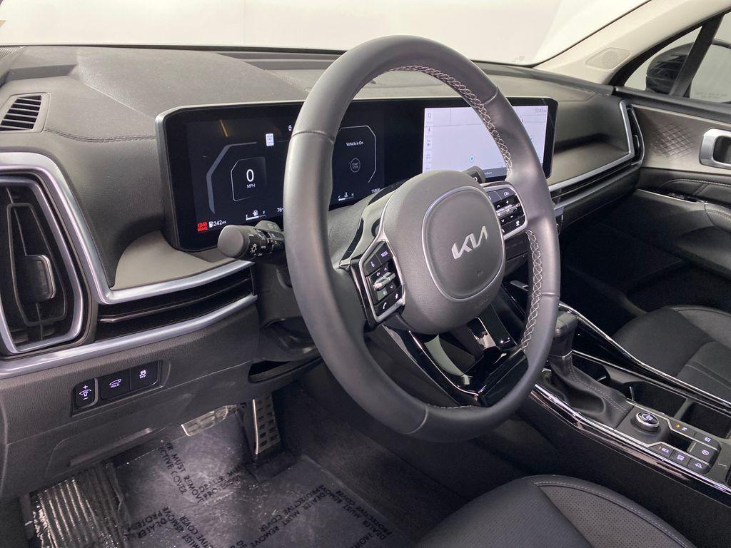 used 2025 Kia Sorento car, priced at $33,998