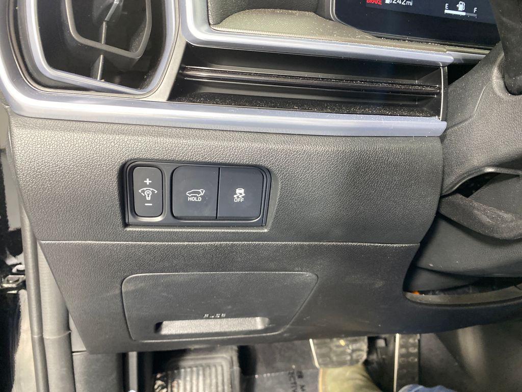 used 2025 Kia Sorento car, priced at $33,998