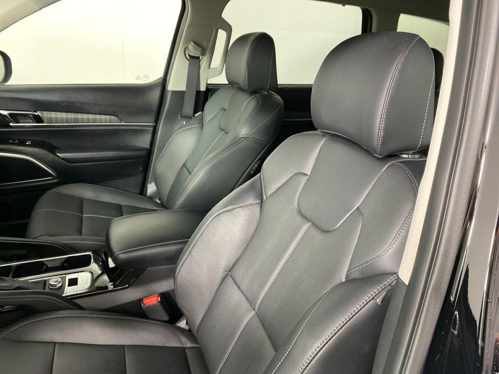 used 2025 Kia Telluride car, priced at $37,995