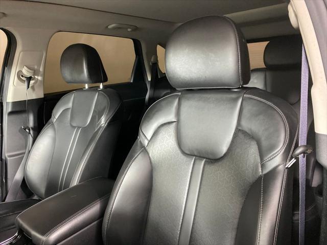 used 2023 Kia Sorento car, priced at $28,998
