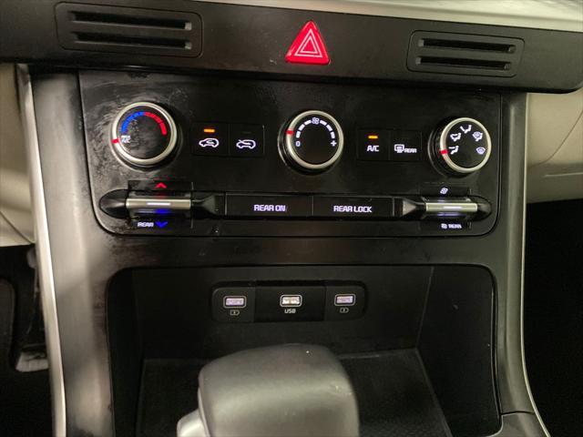 used 2024 Kia Carnival car, priced at $32,995
