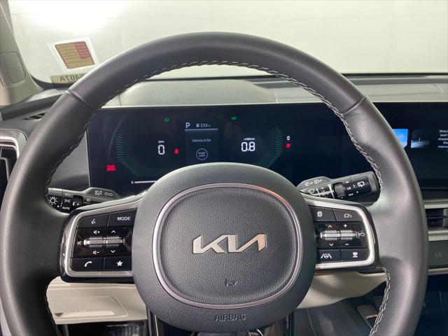 used 2024 Kia Sorento car, priced at $33,998