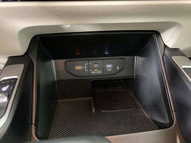 used 2024 Kia Sorento car, priced at $33,998