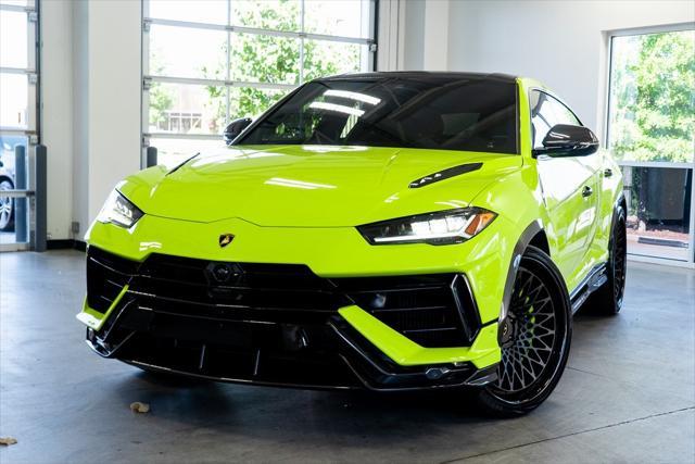 used 2023 Lamborghini Urus car, priced at $329,999