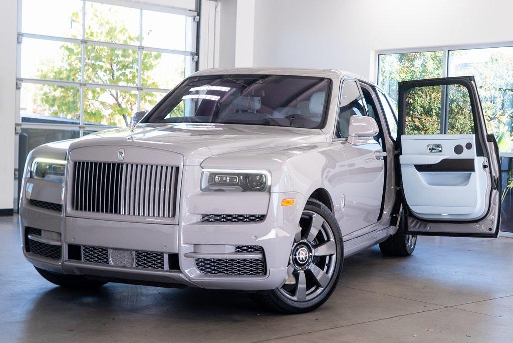 used 2022 Rolls-Royce Cullinan car, priced at $274,999