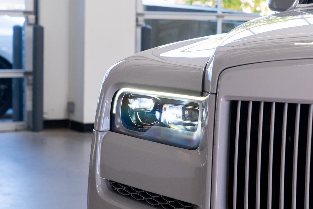 used 2022 Rolls-Royce Cullinan car, priced at $274,999